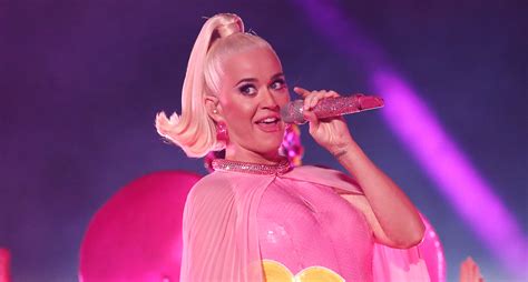 Katy Perry Drops ‘Smile’ Album Days After Giving Birth – Listen Now ...