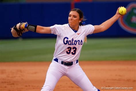 #1 Florida Gators softball sweeps #5 Florida State