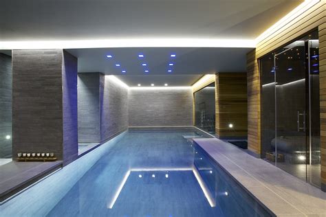 Bespoke Luxury Swimming Pool - Guncast Pools & Wellness