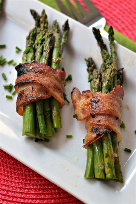 Oven Bacon Wrapped Asparagus | RecipeLion.com