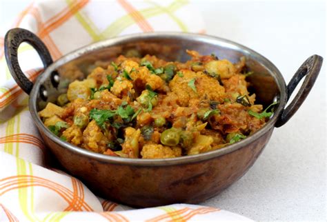 Gobi Masala - Vegetable Curry - Gobi recipes North Indian style