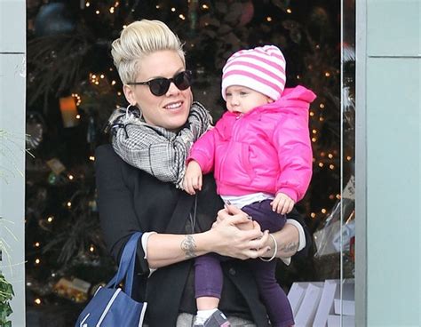 Pink & Willow from The Big Picture: Today's Hot Photos | E! News