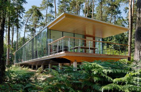 See-though Glass Box House has Best Views of the Forest | Modern House ...