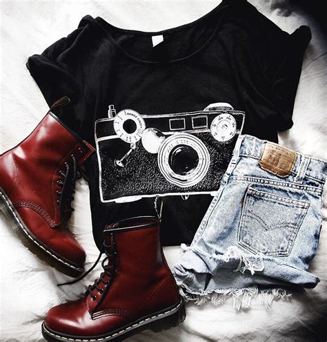 I feel like this should go well with a red sweater on top: ) Grunge Outfits, Punk Outfits ...