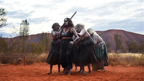 Marking 30 years since Uluru-Kata Tjuta restored to Anangu | SBS News