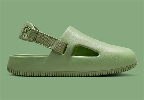 Nike Calm Mule "Green" FB2185-300 | SneakerNews.com