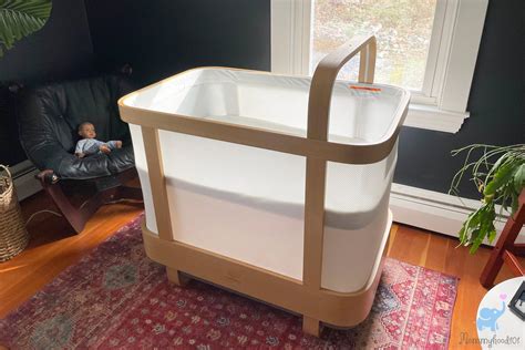 Our In-depth Review of the Cradlewise Smart Crib - Mommyhood101