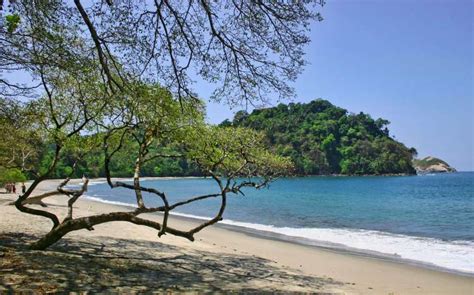 Manuel Antonio Beach / Costa Rica / Pacific North // World Beach Guide