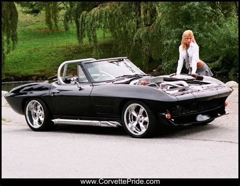 Corvette Girls Wallpaper - WallpaperSafari