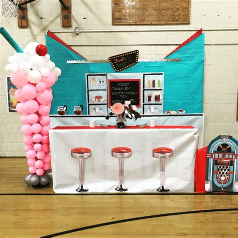 50s Diner Photobooth | 50s theme parties, Diner party, Grease party