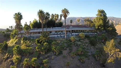 The Incredible Cliffside Restaurant In Southern California That Has Views For Miles And Miles ...