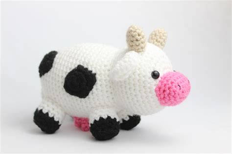 Cow Amigurumi PDF - StringyDingDing