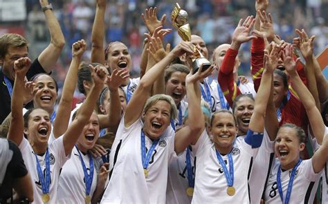 US women's football team sue over pay discrimination