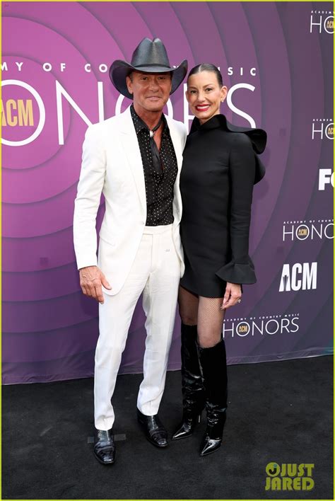 Tim McGraw & Faith Hill Make Rare Appearance With 2 Of Their Daughters ...