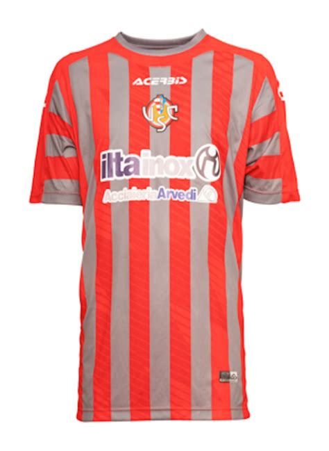 Cremonese 2021-22 Kit