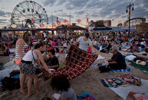 As the Sun Sets Over Coney Island, Nostalgia Glows With Renewal - The New York Times