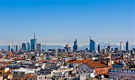 Milan Skyline | New panoramic skyline in Milan 2012. The picture was ...