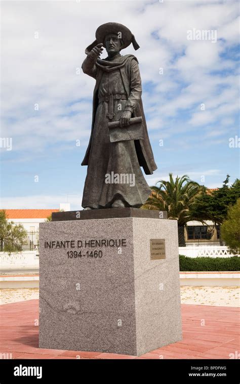 Henry the Navigator statue in Sagres, Portugal Stock Photo - Alamy