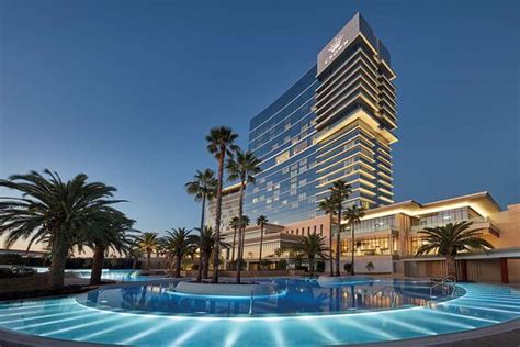 Great hotel with beautiful pool side - Review of Crown Towers Perth, Burswood, Australia ...