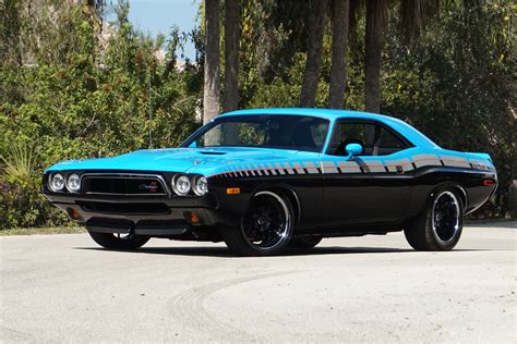 1973 DODGE CHALLENGER CUSTOM COUPE