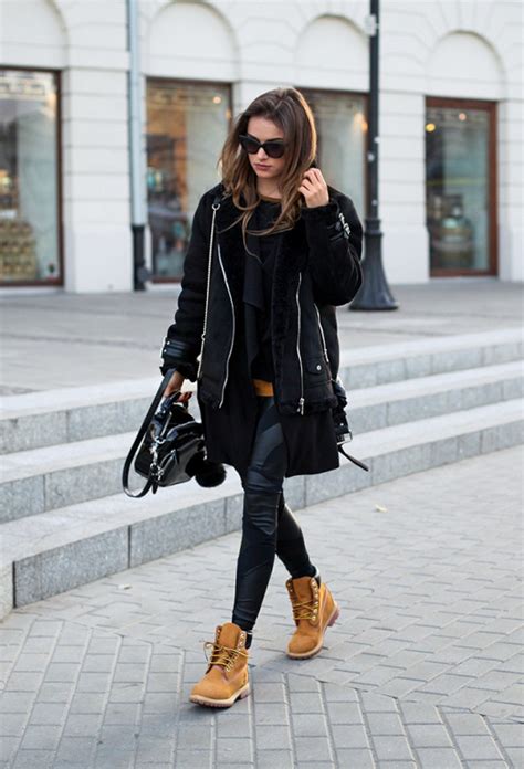 21 Cool Ways To Wear Timberland Boots For Women / geeks fashion