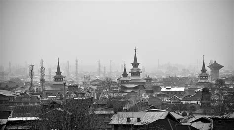 Cityscape in Black and White · Free Stock Photo