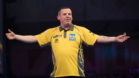 Dave Chisnall beats Daryl Gurney to win Players Championship Seven | Darts News | Sky Sports