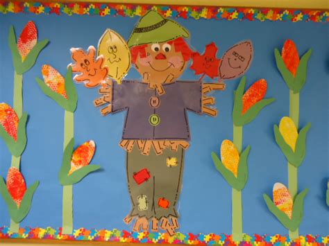 Trinity Preschool Mount Prospect: Fall scarecrow bulletin board- Oak room