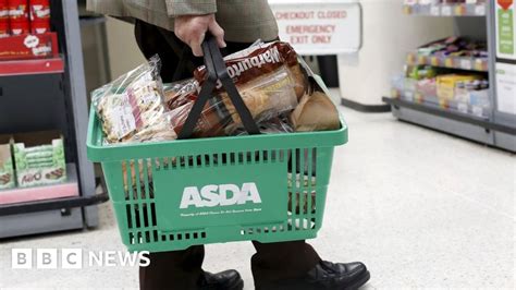 Cambridge Asda baskets swiped as 5p bags phased out - BBC News