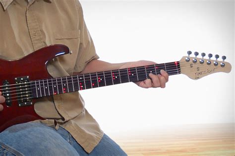 Fretlight Guitar Makes Learning The Guitar Easier | GadgetKing.com