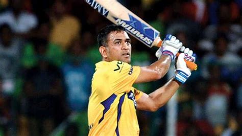 IPL 2020: Netizens enjoy MS Dhoni's gigantic 102m vintage SIX against SRH