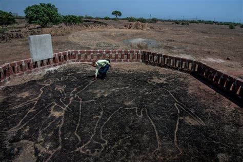 Ancient Rock Art in the Plains of India - The New York Times