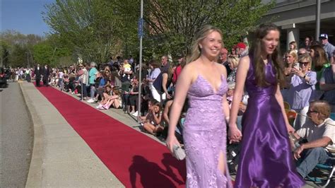 Duxbury High School Prom Walk 2023 - YouTube