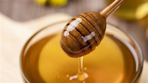 Best Honey Substitute (15 Quick & Easy Alternatives For Any Recipe!)