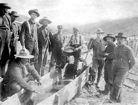 Klondike Gold Rush: 39 Fascinating Historical Photos