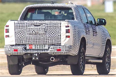 2022 AMAROK BREAKS COVER. IT’S A RANGER IN DRAG! - Auto.