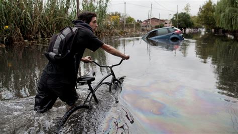 Torrential rains, floods in Argentina kill 41