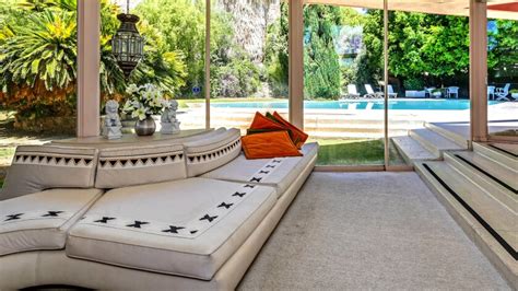 Elvis Presley’s Palm Springs honeymoon home back on market - Los Angeles Times