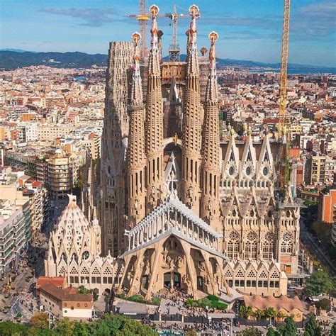 La Sagrada Familia Cathedral, Barcelona : pics in 2020 | Cathedral, La sagrada familia, Sagrada ...