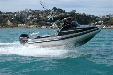 Profile 545C – Power Boat Magazine