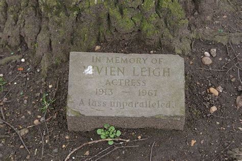 Grave Marker- Vivian Leigh, actress (Scarlet-Gone with the Wind). She was cremated at the ...