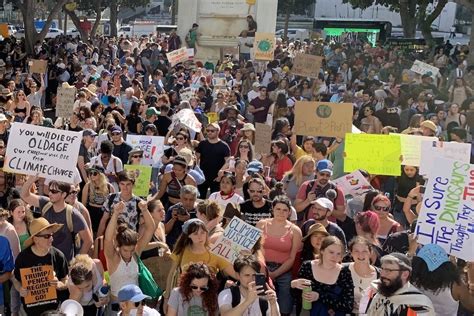 Big crowd, small Shalhevet contingent joins worldwide walkout to ...