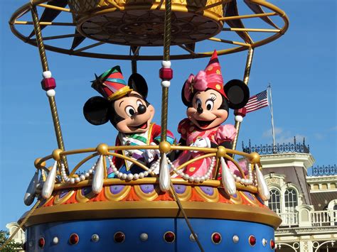 Mickey and Minnie Mouse | Festival of Fantasy Parade, Magic … | Flickr