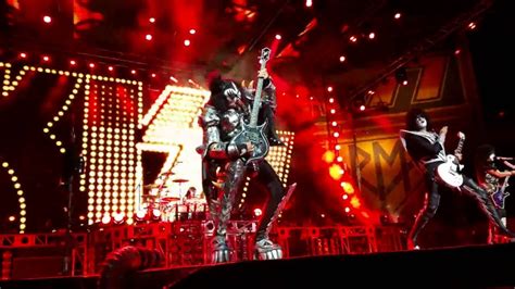 KISS Live Richmond Coliseum 9-9-16 Opening "Detroit Rock City" - YouTube