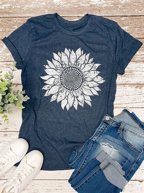 Sunflower Bloom Graphic Tee | anniecloth