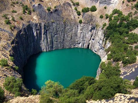 O maior buraco do mundo escavado a mão - Gigantes do Mundo