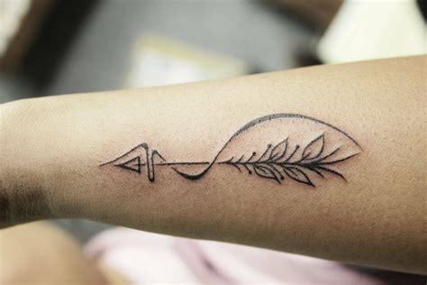 Minimalist Tattoo Ideas & Designs That Prove Subtle Things Can Be The Most Beautiful | Black ...