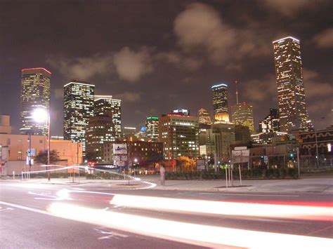 File:JPMorgan Chase Tower with Houston Skyline at night.jpg - Wikimedia Commons