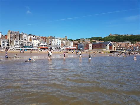 Scarborough Harbour Beach - Photo "20170617_130913" :: British Beaches