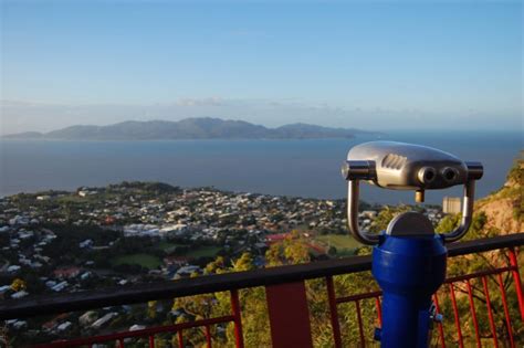 Townsville Castle Hill lookout - Aspiring Backpacker - Travel ...